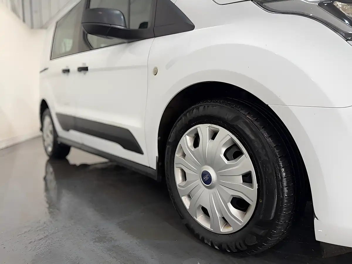 Used 2020 Ford Transit Connect Trend Crew Van Double Cab White - Interior and Exterior details 7