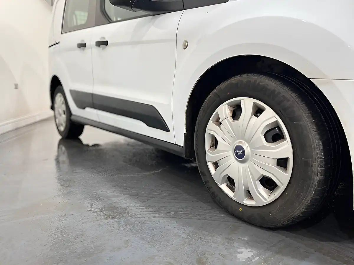 Used 2020 Ford Transit Connect Trend Crew Van Double Cab White - Interior and Exterior details 7