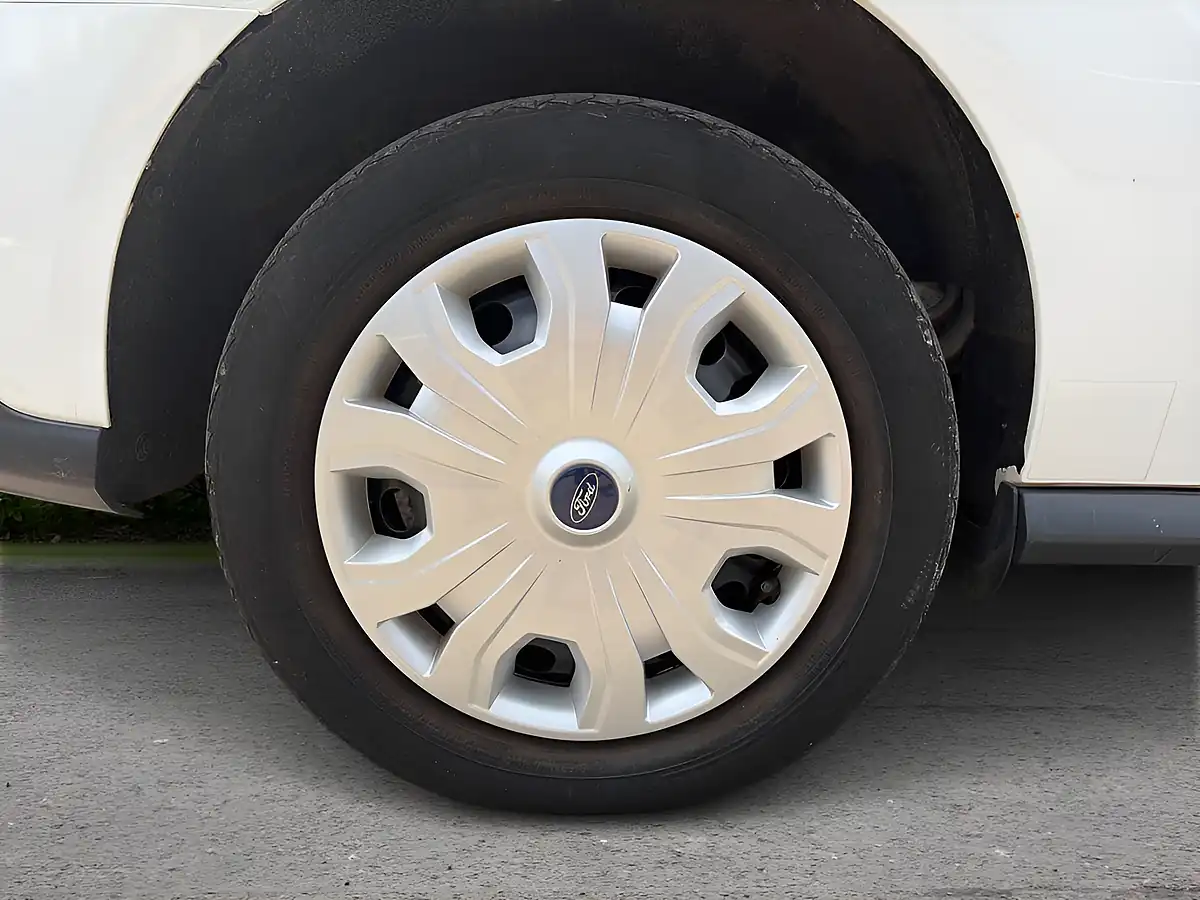 Used 2020 Ford Transit Connect Trend Frozen White - Interior and Exterior details 10