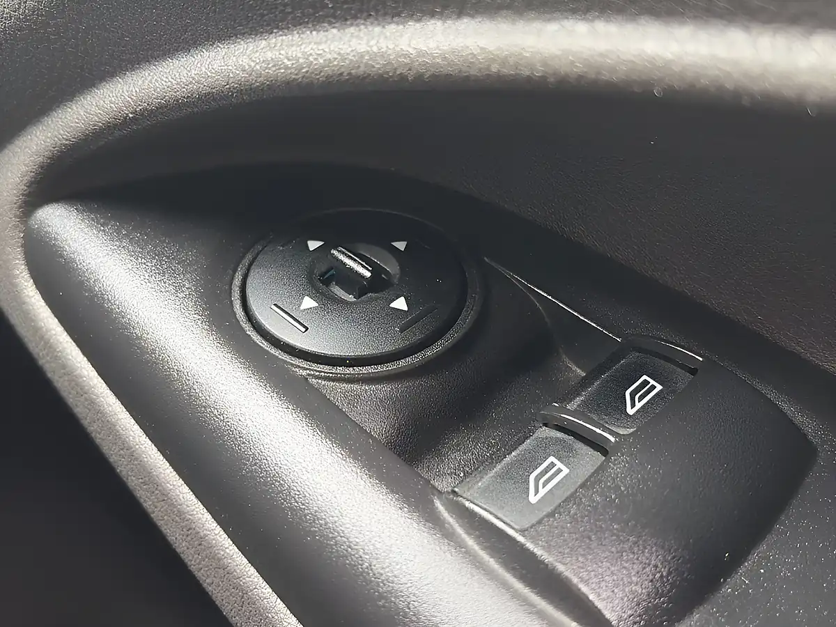 Used 2020 Ford Transit Connect Trend Frozen White - Interior and Exterior details 12