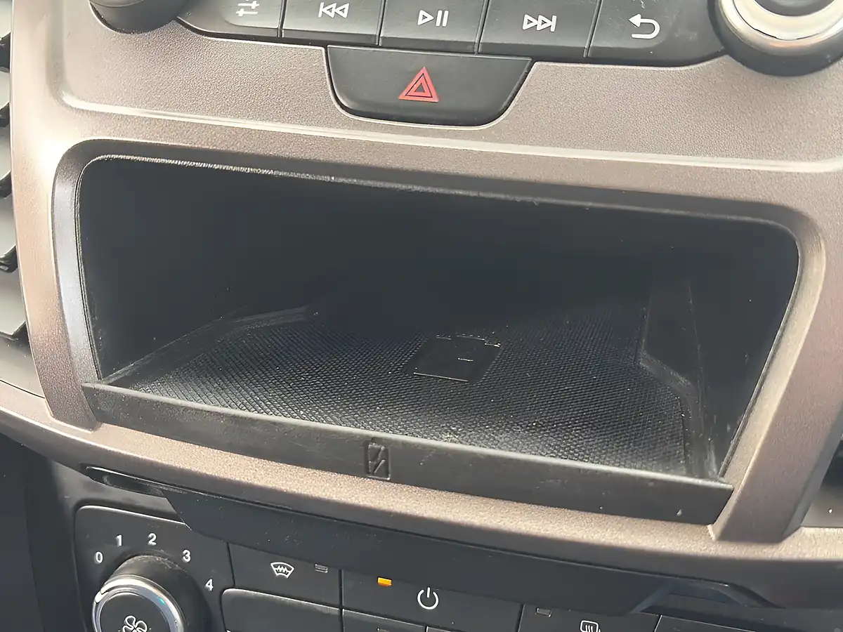 Used 2020 Ford Transit Connect Trend Frozen White - Interior and Exterior details 19