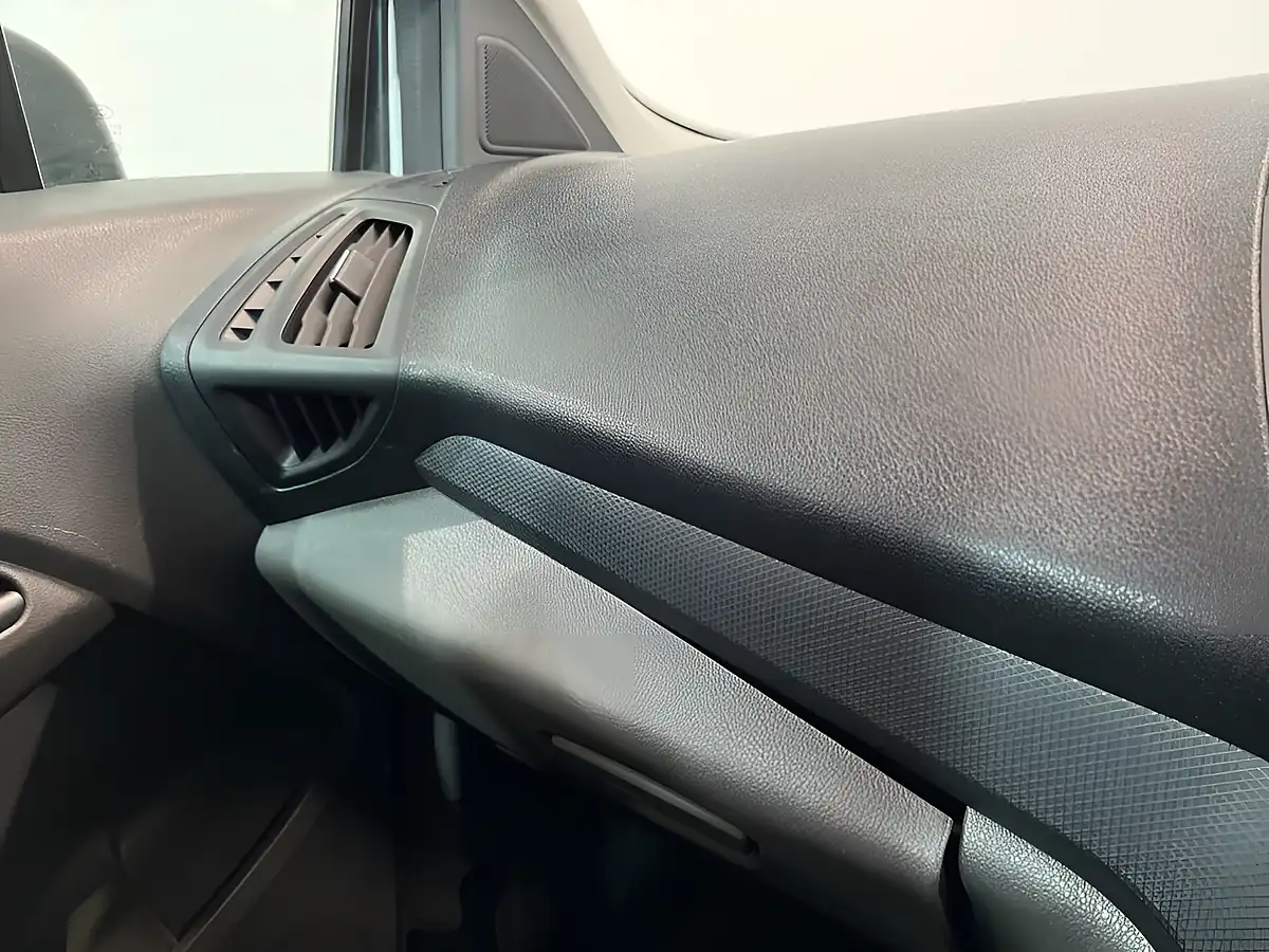 Used 2020 Ford Transit Connect Trend White - Interior and Exterior details 15