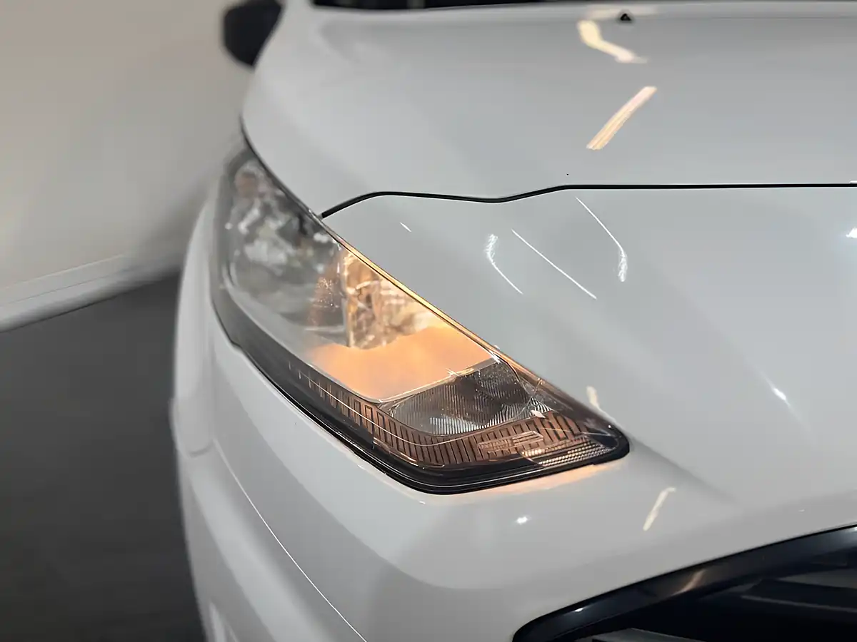 Used 2020 Ford Transit Connect Trend White - Interior and Exterior details 5