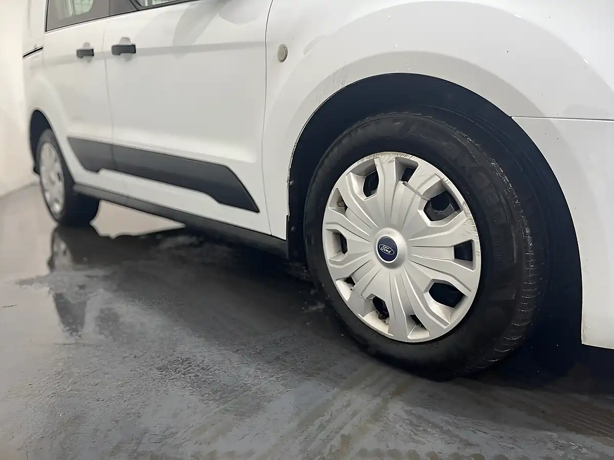 Used 2020 Ford Transit Connect Trend White - Interior and Exterior details 6