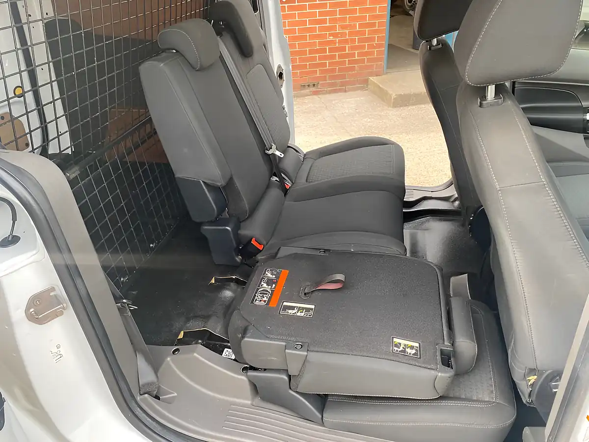 Used 2020 Ford Transit Connect Trend White - Interior and Exterior details 12