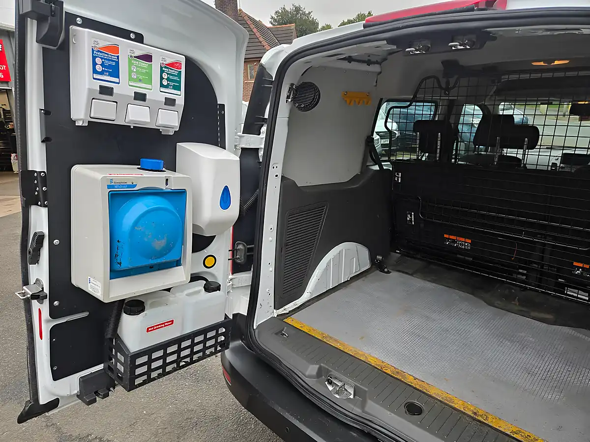 Used 2020 Ford Transit Connect Trend White - Interior and Exterior details 10