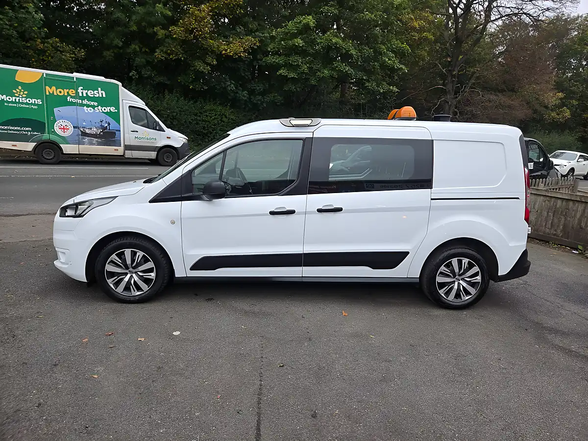 Used 2020 Ford Transit Connect Trend White - Interior and Exterior details 4