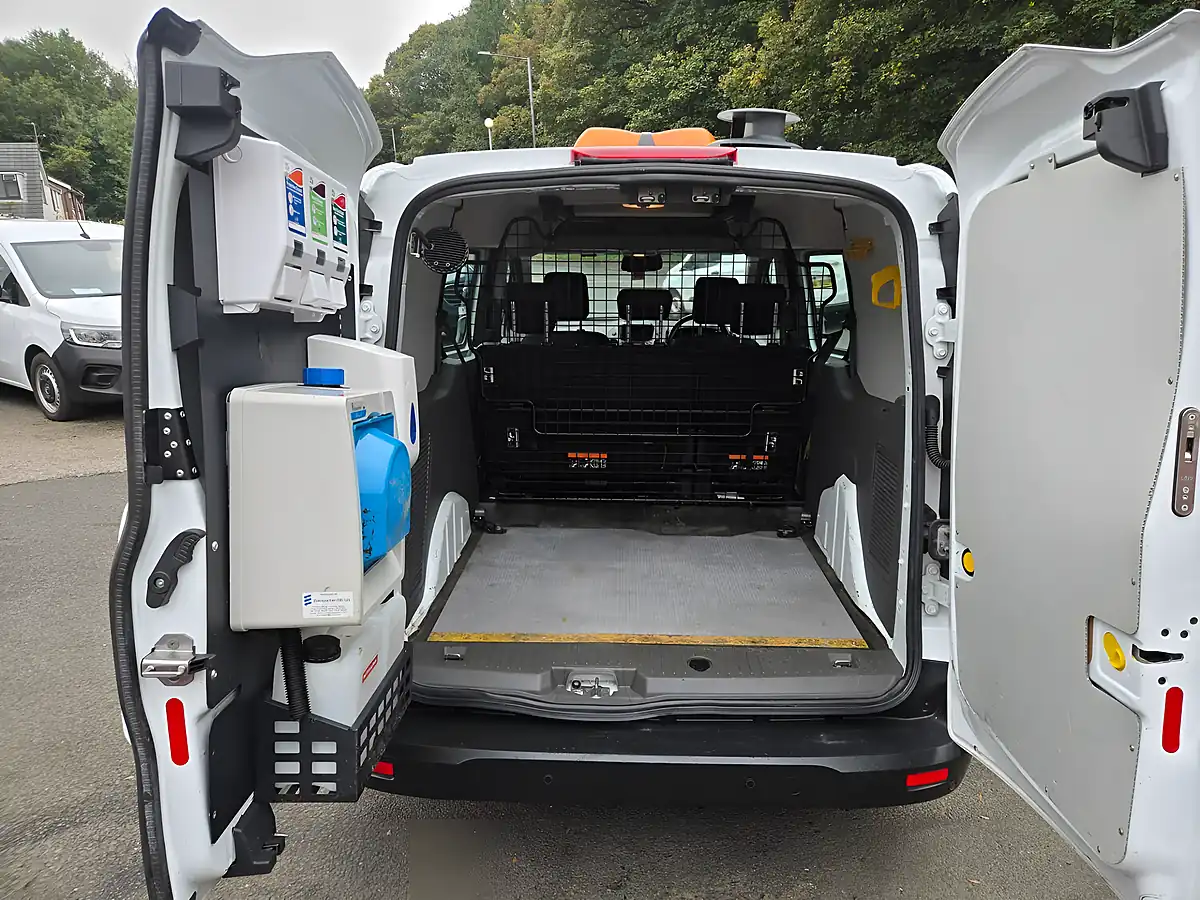 Used 2020 Ford Transit Connect Trend White - Interior and Exterior details 9