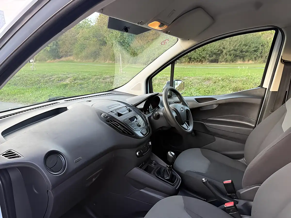 Used 2020 Ford Transit Courier L1 White - Interior and Exterior details 10
