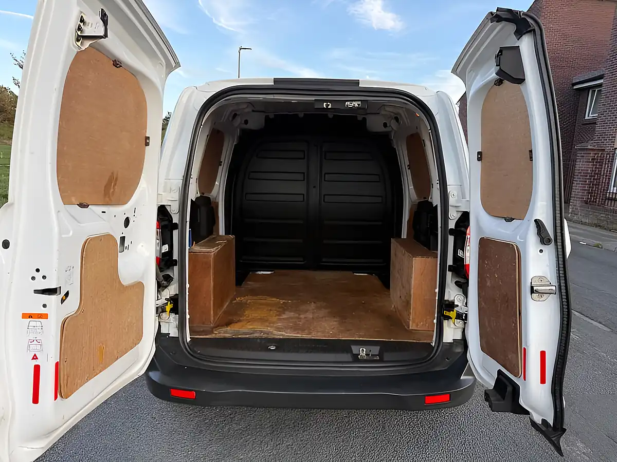 Used 2020 Ford Transit Courier L1 White - Interior and Exterior details 12