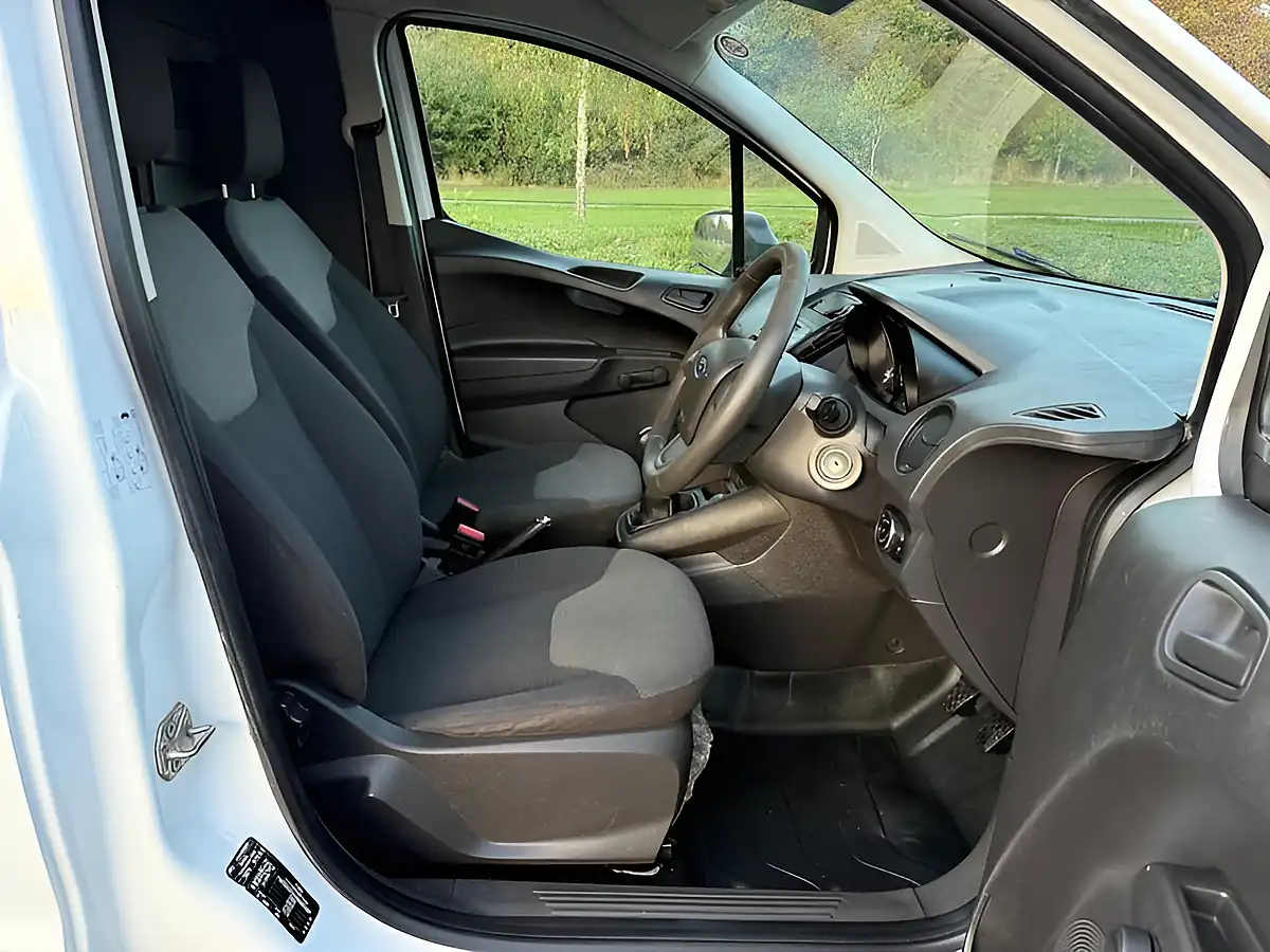Used 2020 Ford Transit Courier L1 White - Interior and Exterior details 13