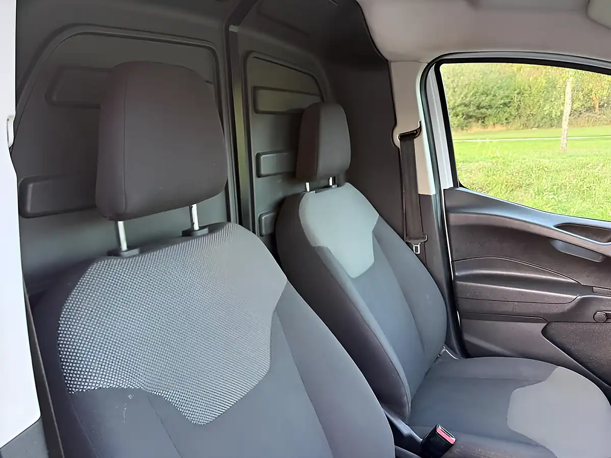 Used 2020 Ford Transit Courier L1 White - Interior and Exterior details 16