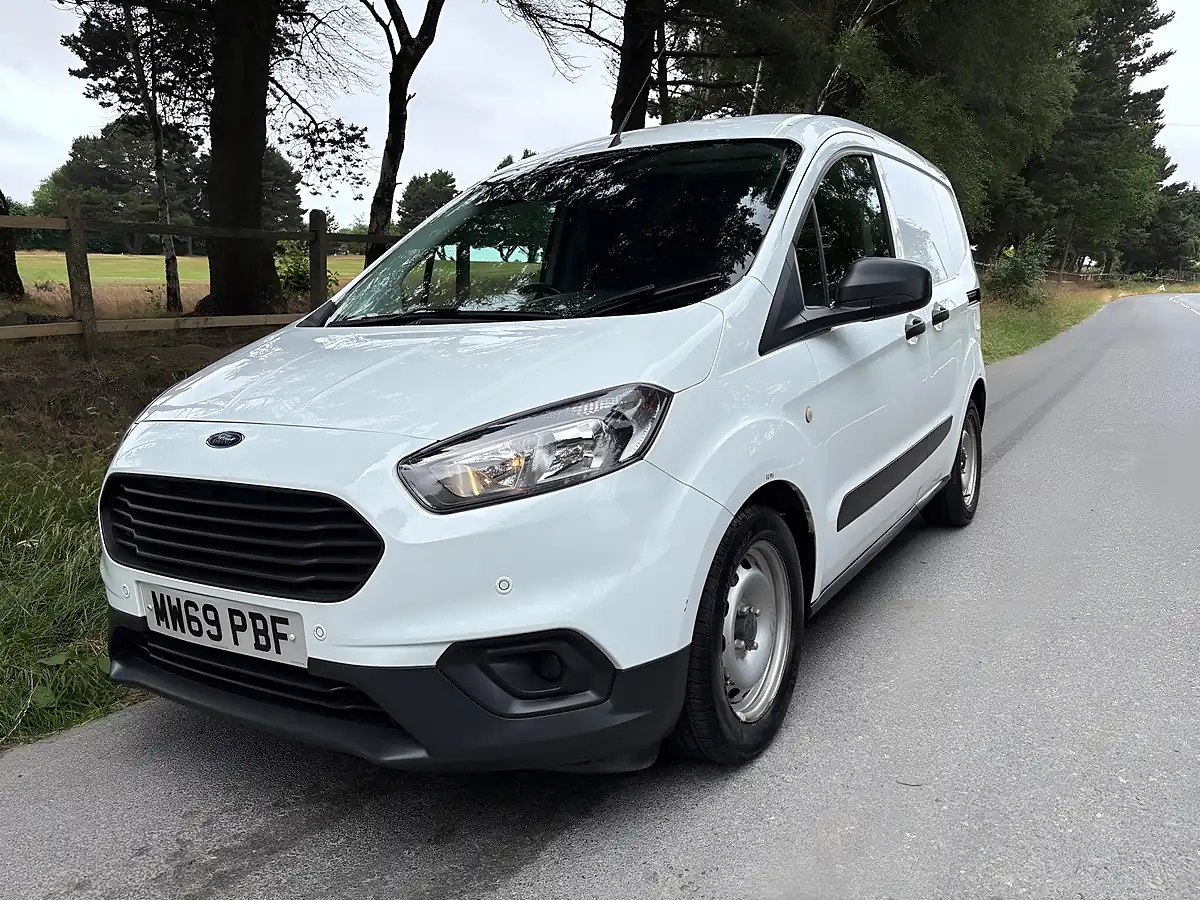 Used 2020 Ford Transit Courier Leader L1 White - Interior and Exterior details 10