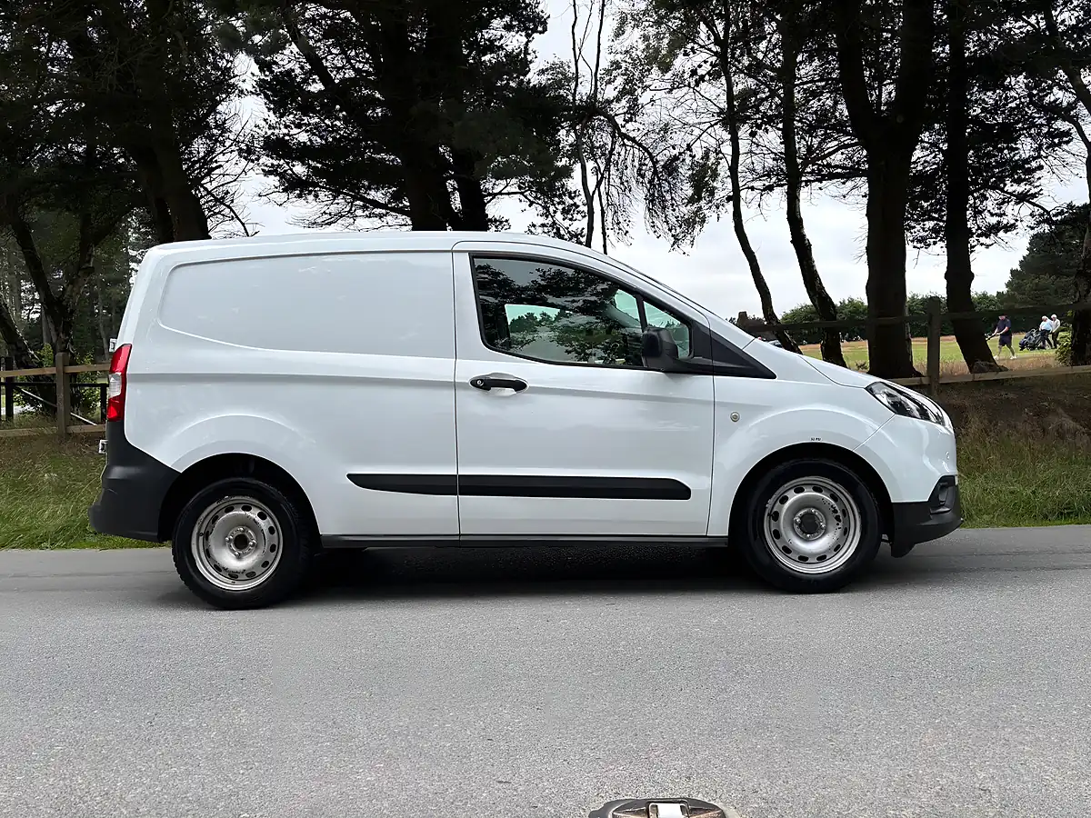 Used 2020 Ford Transit Courier Leader L1 White - Interior and Exterior details 4