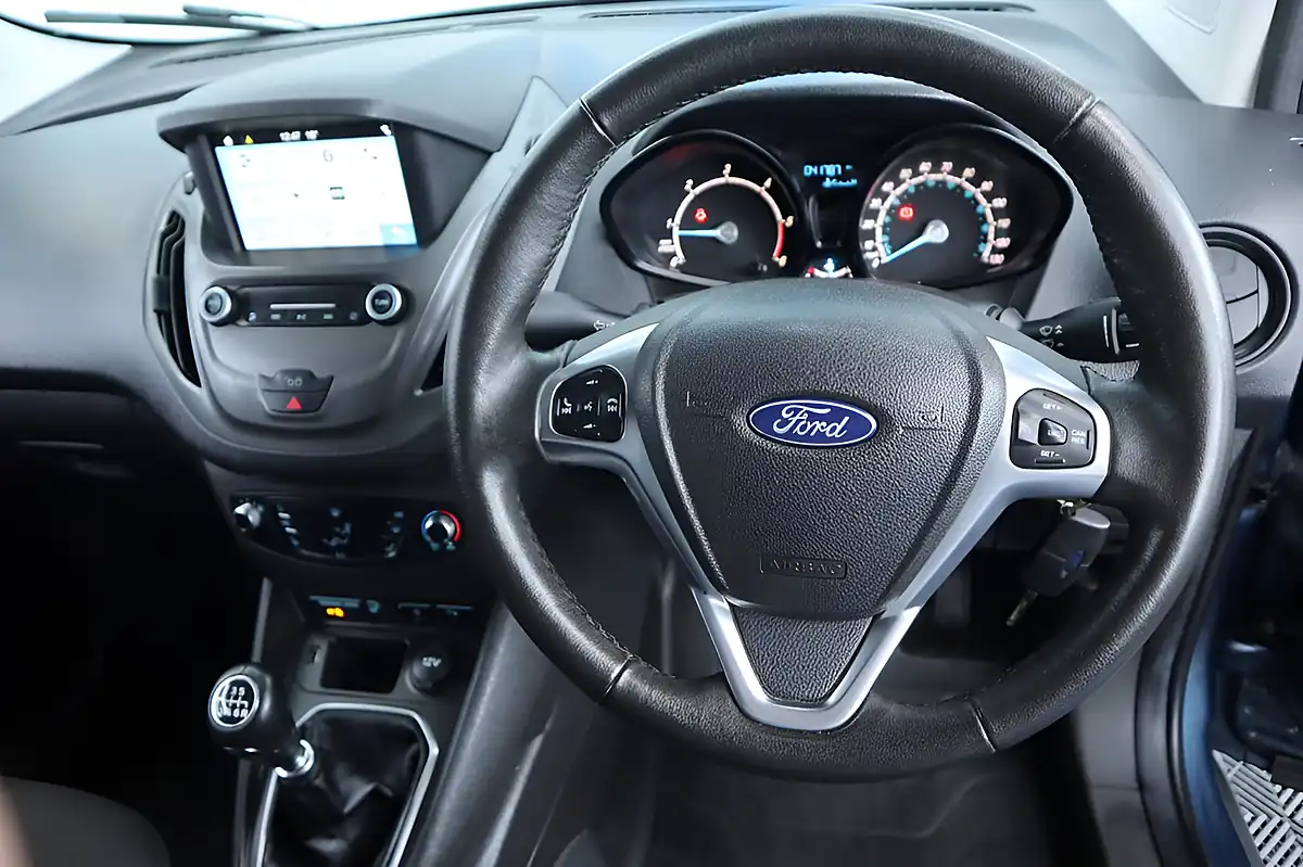 Used 2020 Ford Transit Courier Limited Blue - Interior and Exterior details 16