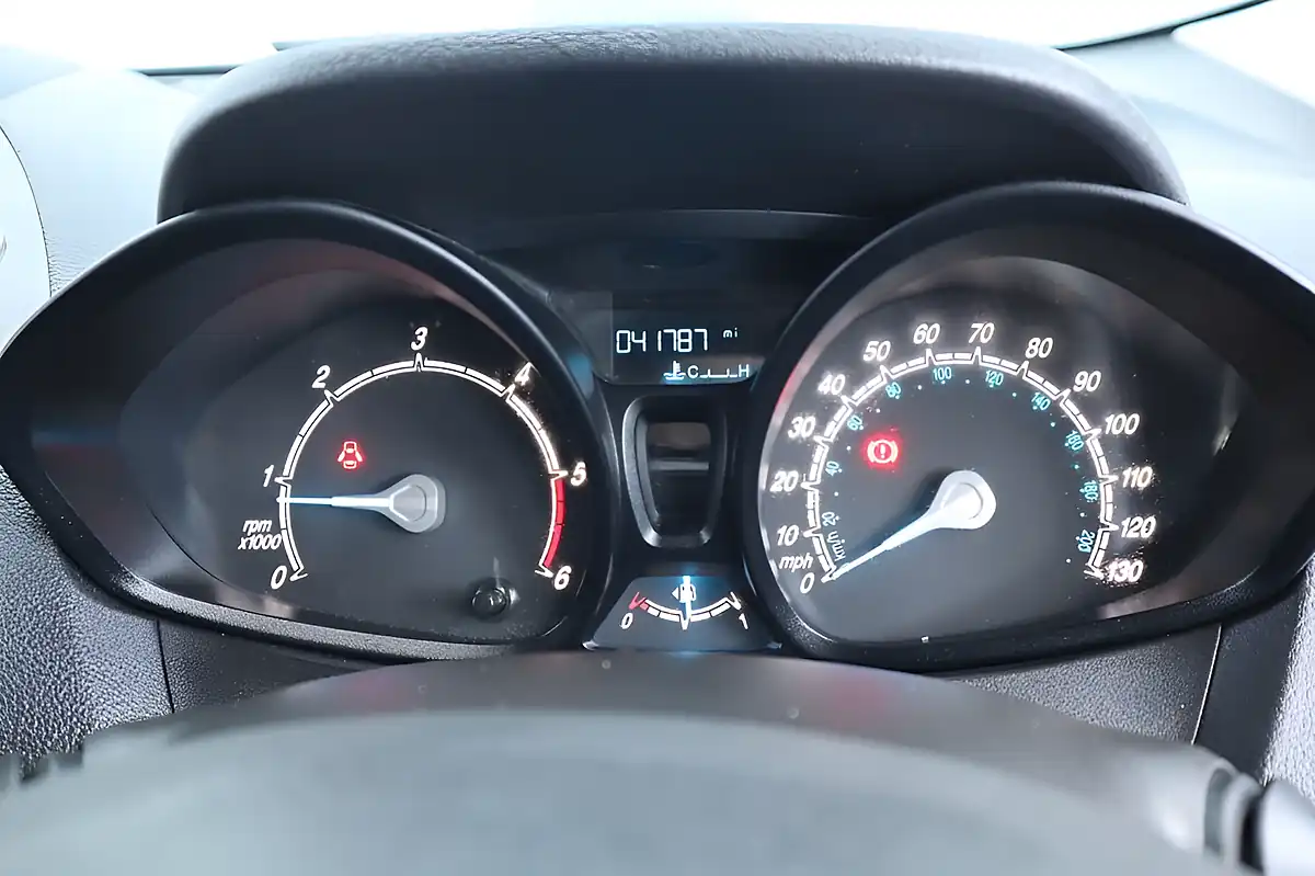 Used 2020 Ford Transit Courier Limited Blue - Interior and Exterior details 17
