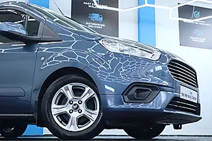 Used 2020 Ford Transit Courier Limited Blue - Interior and Exterior details 2