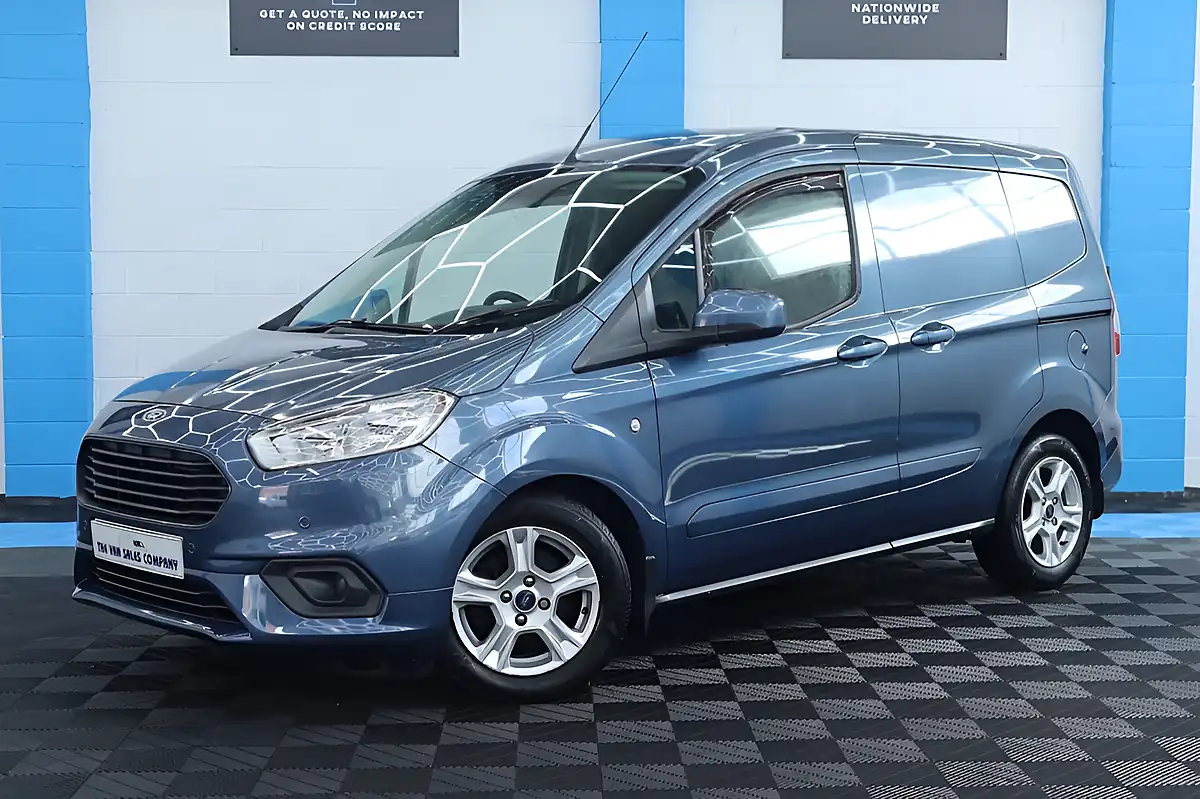 Used 2020 Ford Transit Courier Limited Blue - Interior and Exterior details 8