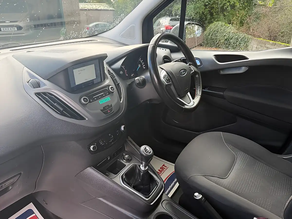 Used 2020 Ford Transit Courier Limited Grey - Interior and Exterior details 16