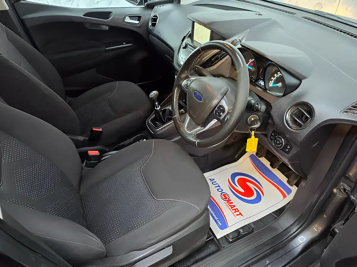 Used 2020 Ford Transit Courier Limited L1 Grey - Interior and Exterior details 13