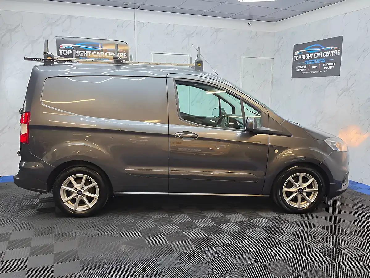 Used 2020 Ford Transit Courier Limited L1 Grey - Interior and Exterior details 7