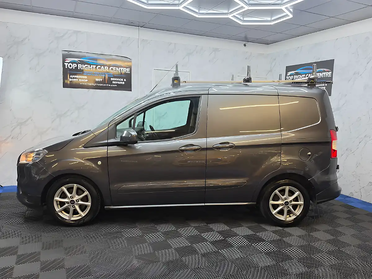 Used 2020 Ford Transit Courier Limited L1 Grey - Interior and Exterior details 9