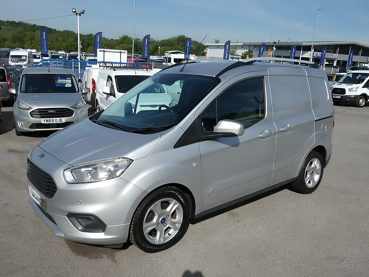 Used 2020 Ford Transit Courier Limited Silver - Interior and Exterior details 12