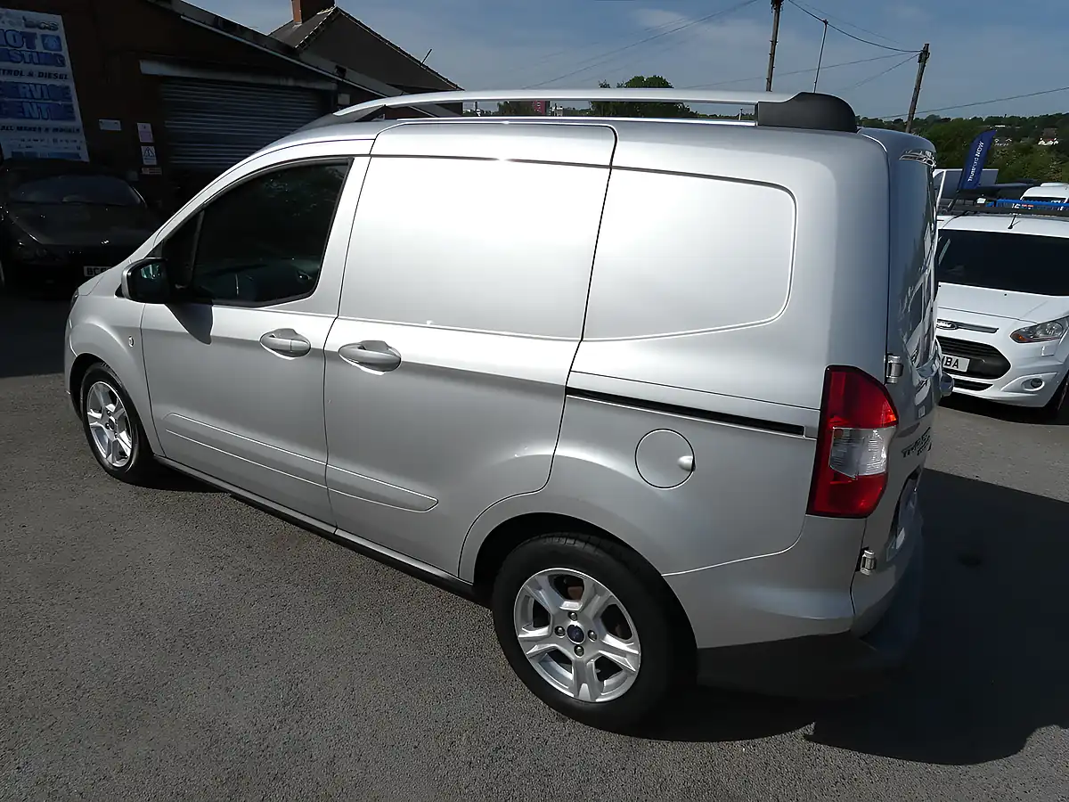 Used 2020 Ford Transit Courier Limited Silver - Interior and Exterior details 5