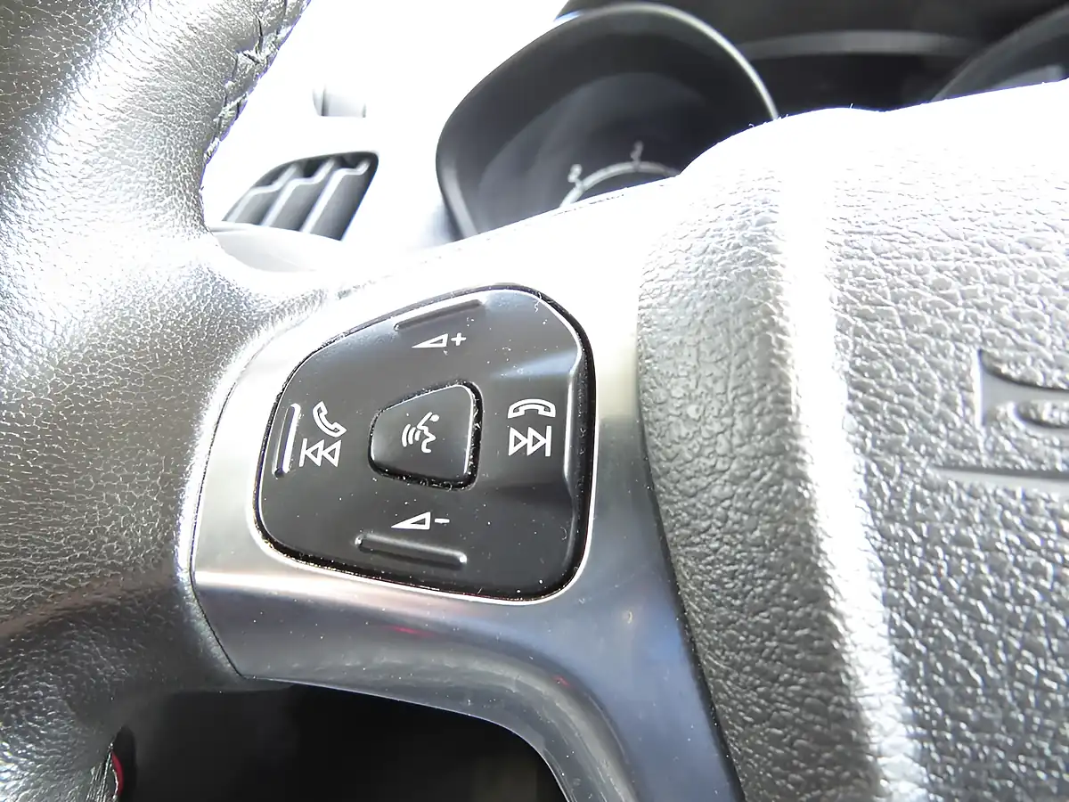 Used 2020 Ford Transit Courier Trend White - Interior and Exterior details 11