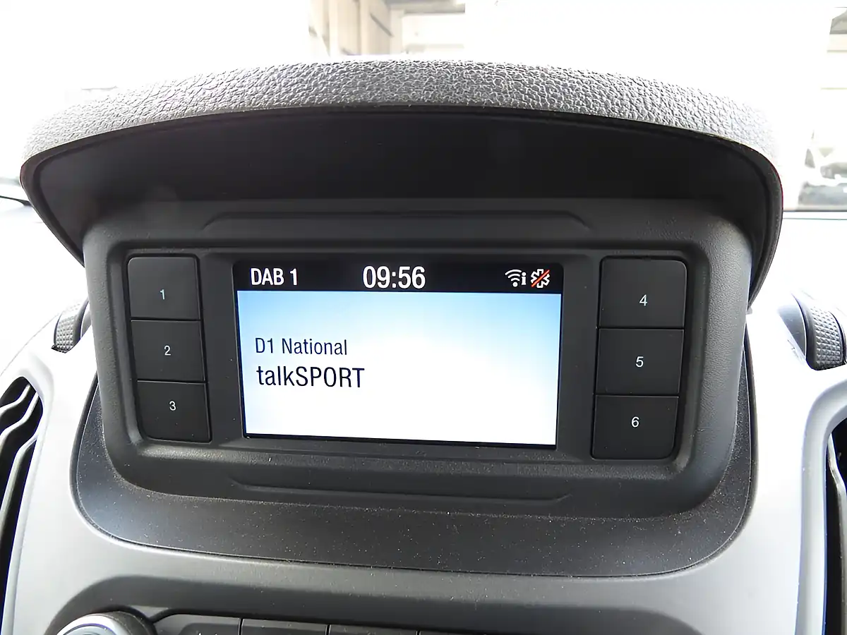 Used 2020 Ford Transit Courier Trend White - Interior and Exterior details 15