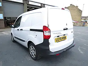 Used 2020 Ford Transit Courier Trend White - Interior and Exterior details 7