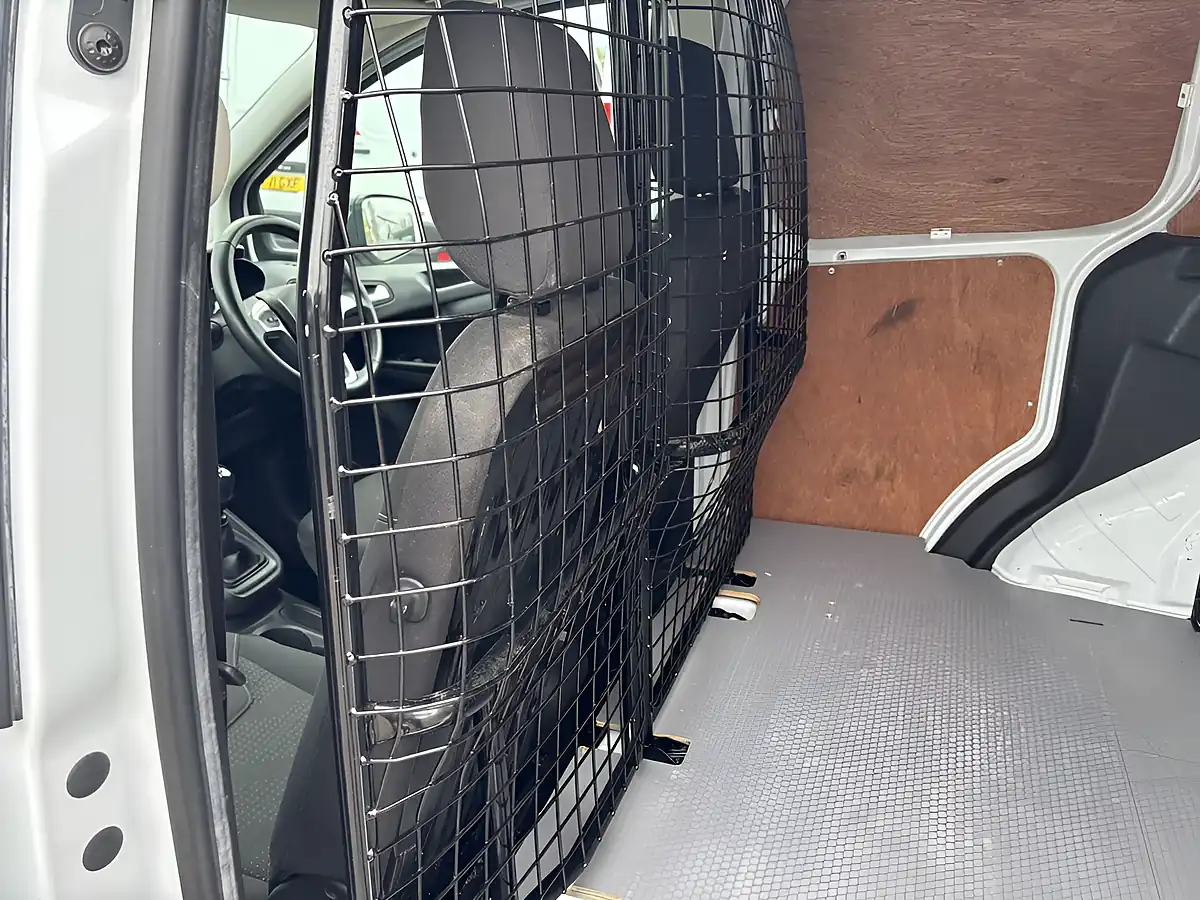 Used 2020 Ford Transit Courier Trend White - Interior and Exterior details 10