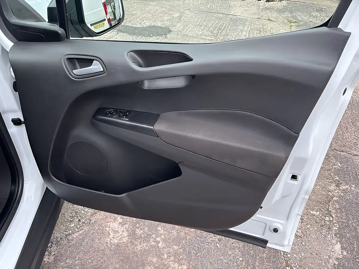 Used 2020 Ford Transit Courier Trend White - Interior and Exterior details 11