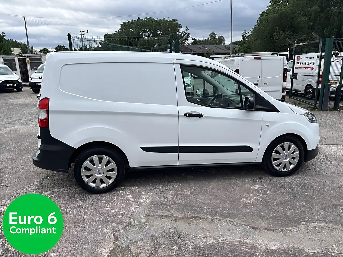 Used 2020 Ford Transit Courier Trend White - Interior and Exterior details 4