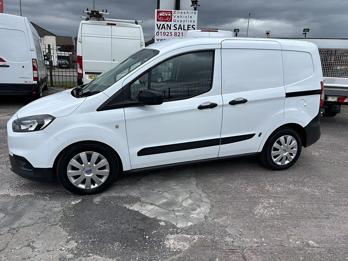 Used 2020 Ford Transit Courier Trend White - Interior and Exterior details 7
