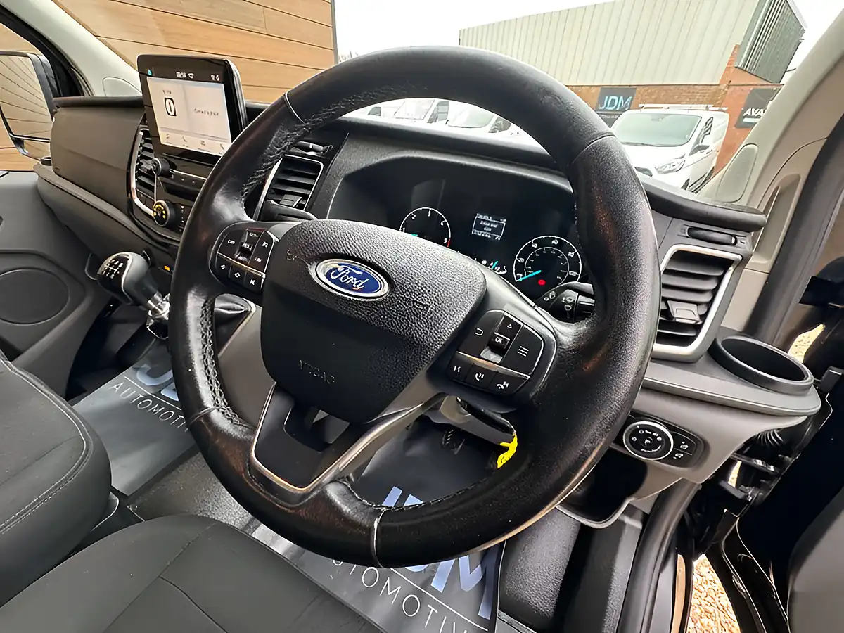 Used 2020 Ford Transit Custom 300 Limited Black - Interior and Exterior details 17