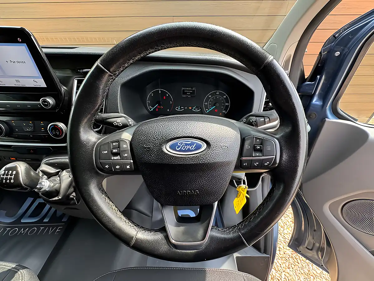 Used 2020 Ford Transit Custom 300 Limited L1-H2 Blue - Interior and Exterior details 18