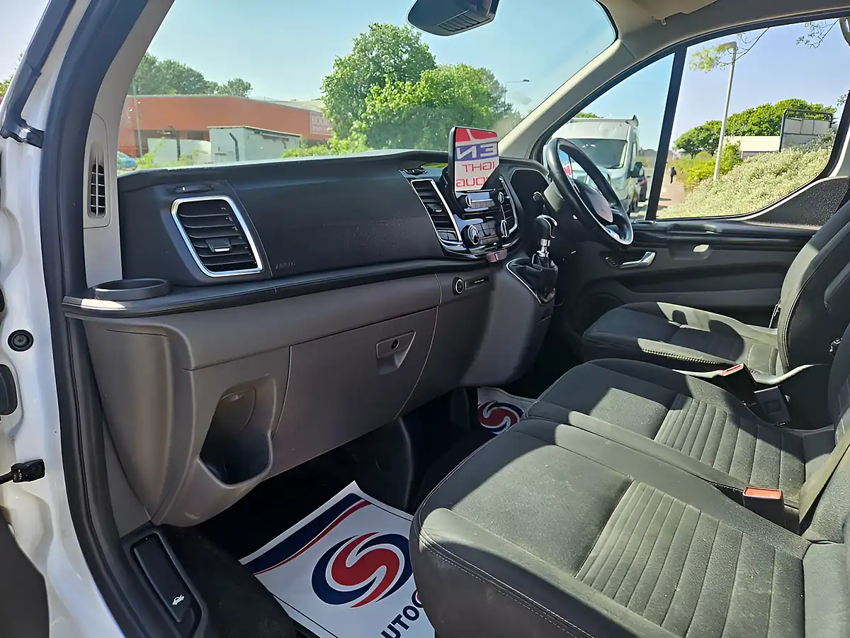 Used 2020 Ford Transit Custom 320 Limited Crew Van White - Interior and Exterior details 12