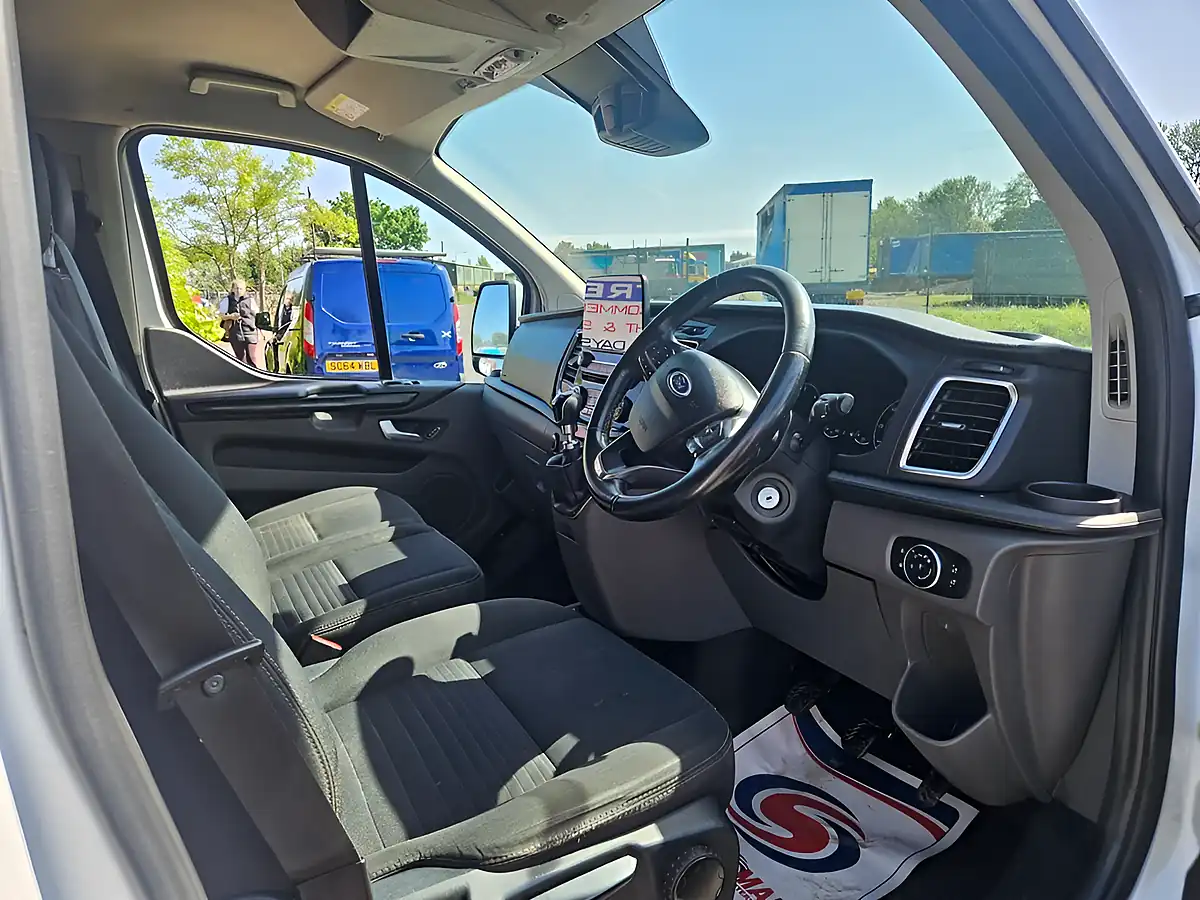 Used 2020 Ford Transit Custom 320 Limited Crew Van White - Interior and Exterior details 13