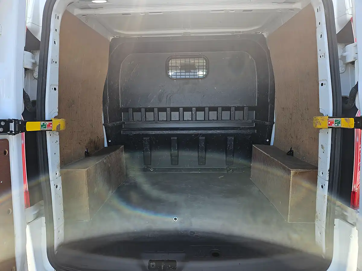 Used 2020 Ford Transit Custom 320 Limited Crew Van White - Interior and Exterior details 9