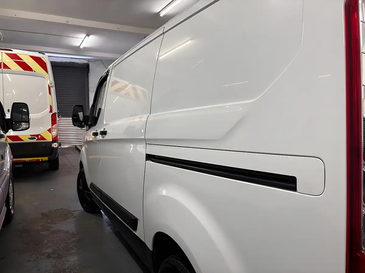 Used 2020 Ford Transit Custom Leader L1 H1 White - Interior and Exterior details 10