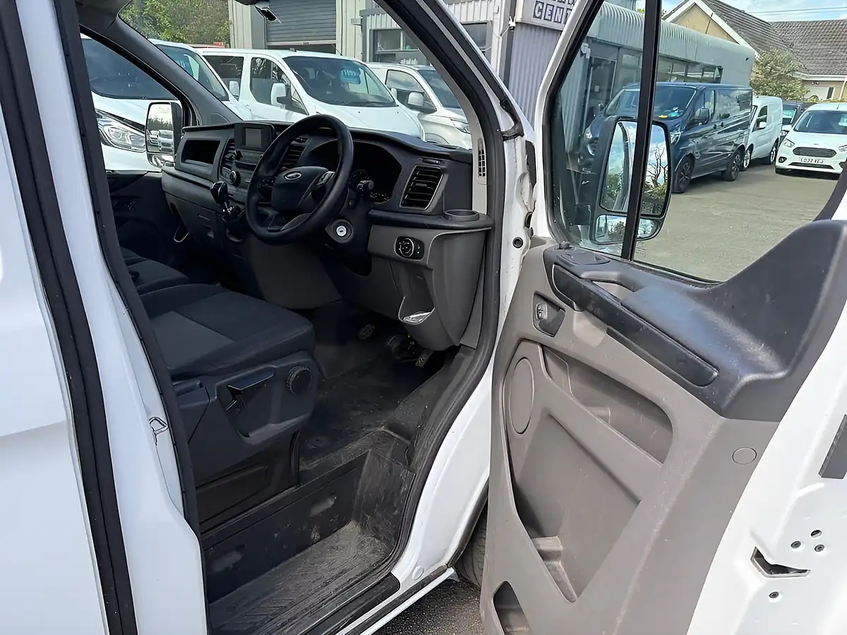 Used 2020 Ford Transit Custom Leader White - Interior and Exterior details 12