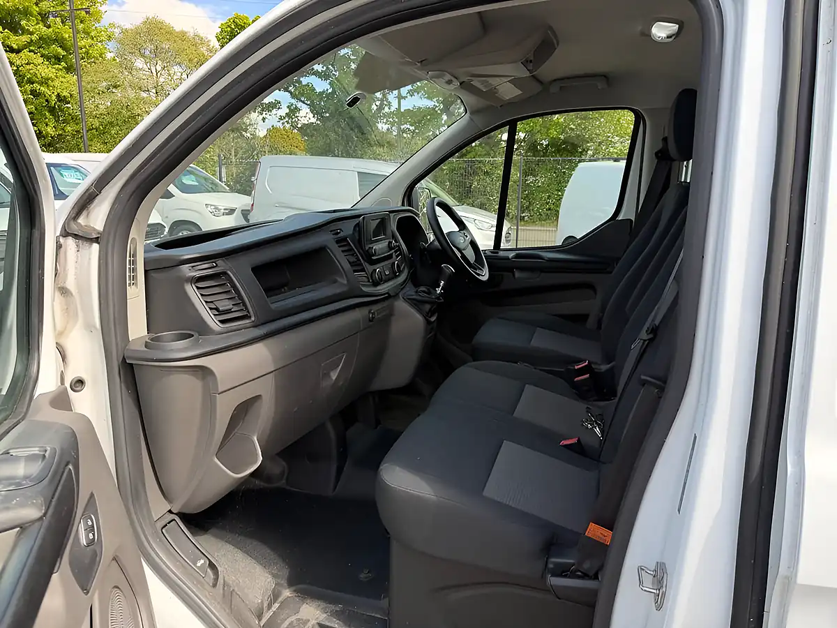 Used 2020 Ford Transit Custom Leader White - Interior and Exterior details 4