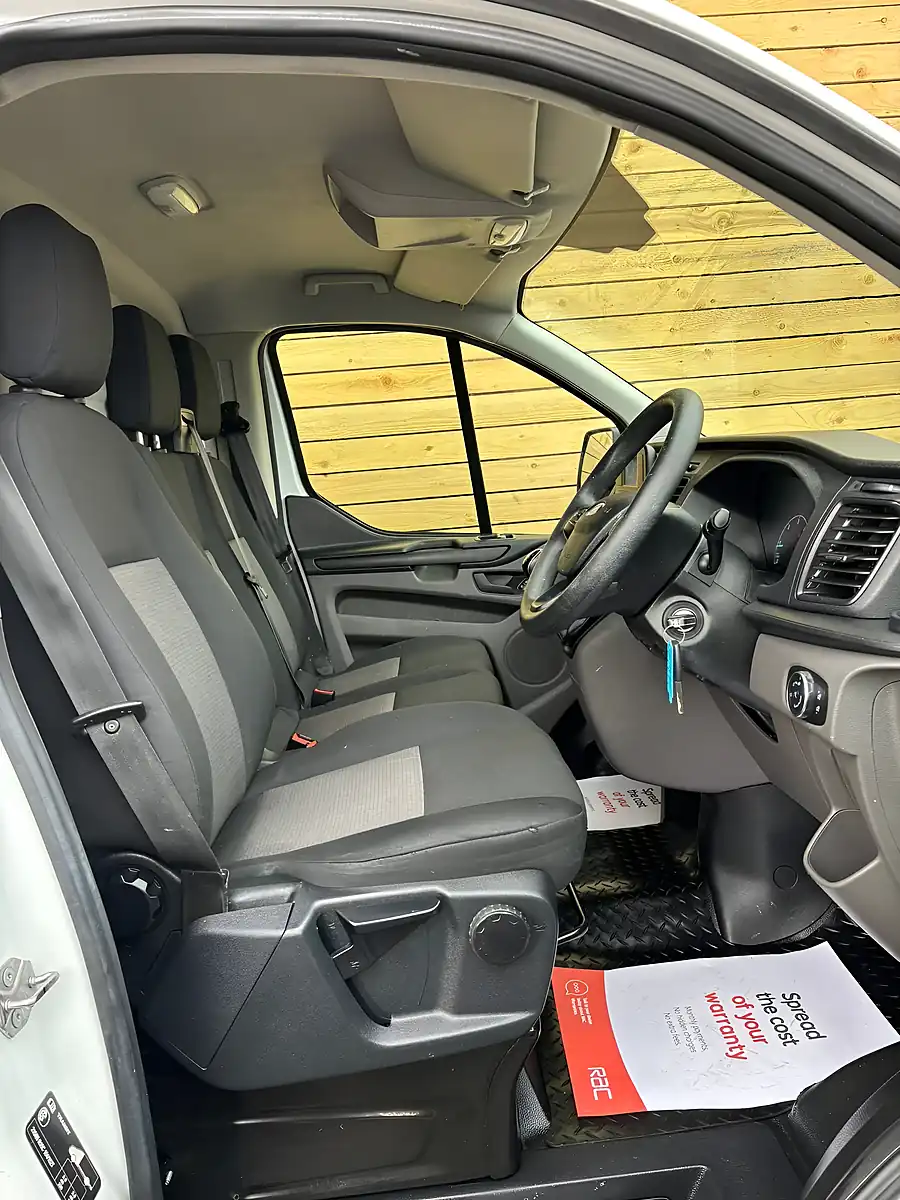Used 2020 Ford Transit Custom Leader White - Interior and Exterior details 10