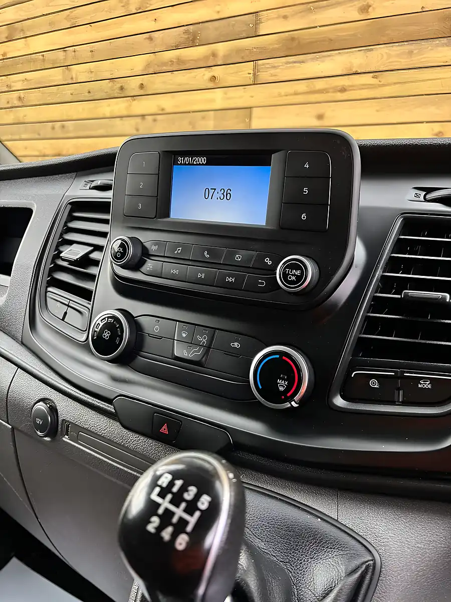 Used 2020 Ford Transit Custom Leader White - Interior and Exterior details 14
