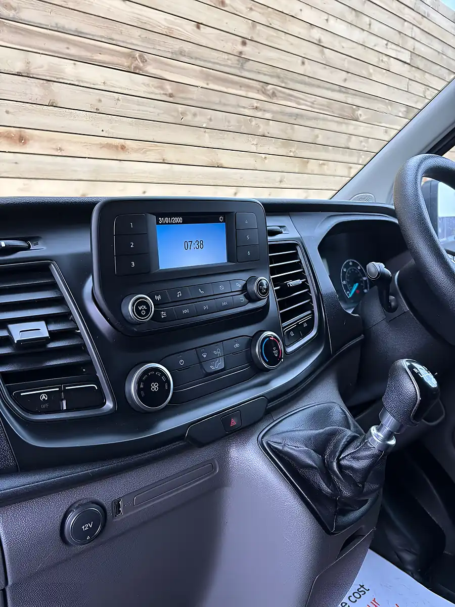 Used 2020 Ford Transit Custom Leader White - Interior and Exterior details 18