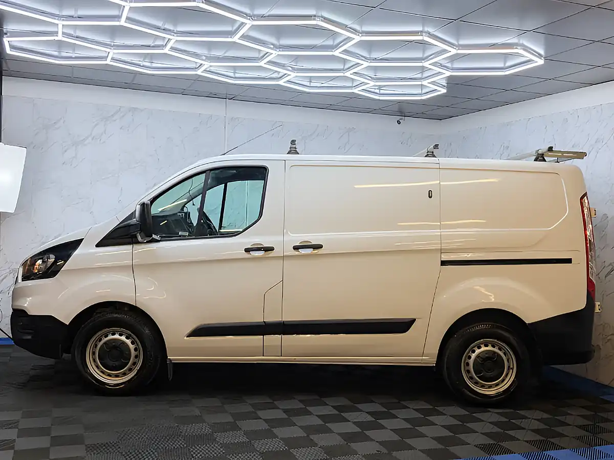 Used 2020 Ford Transit Custom Leader White - Interior and Exterior details 10
