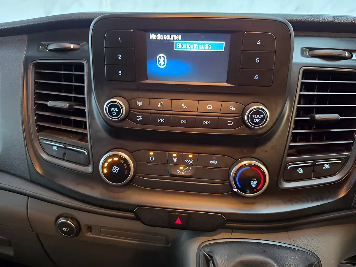 Used 2020 Ford Transit Custom Leader White - Interior and Exterior details 15