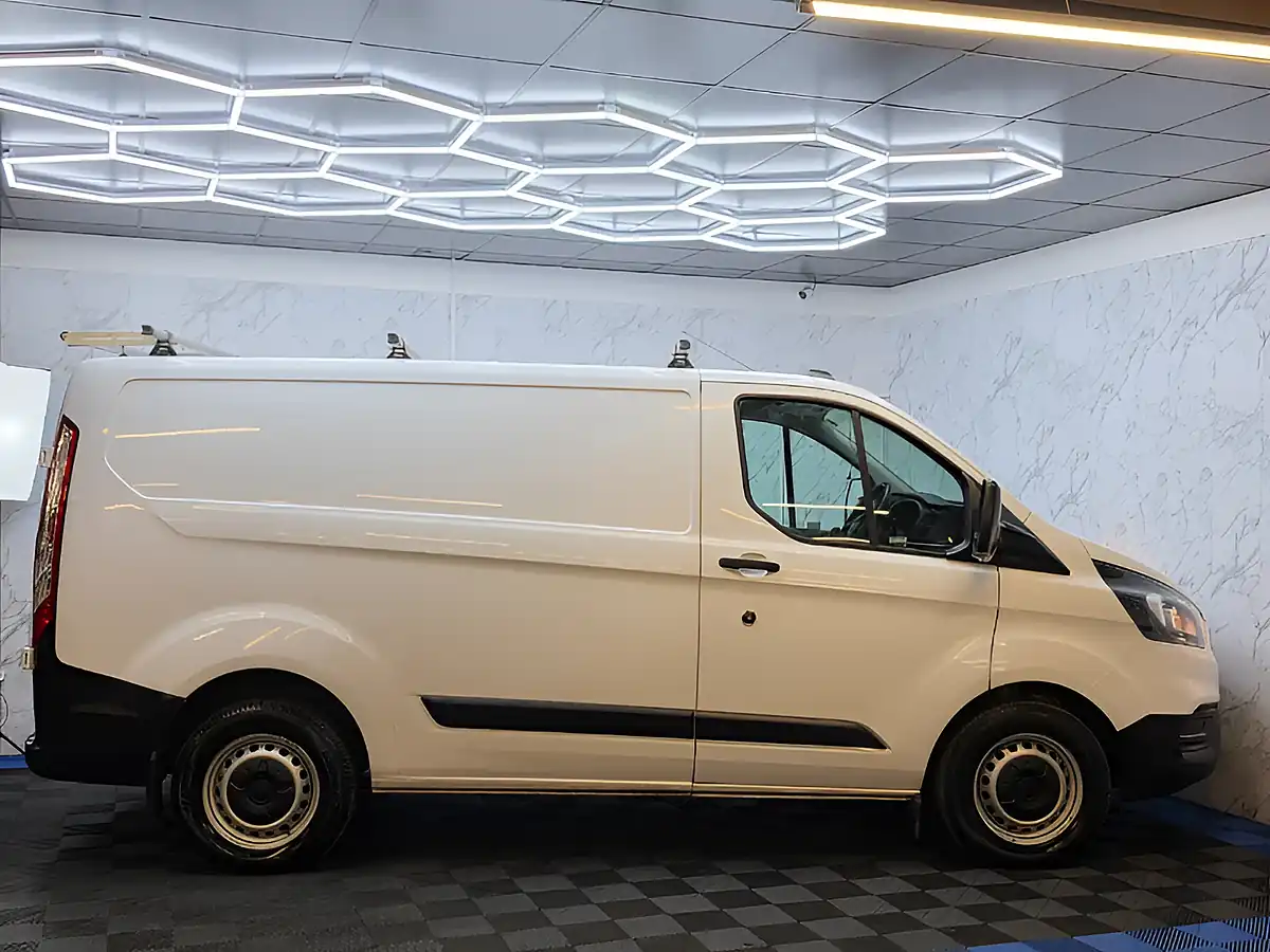 Used 2020 Ford Transit Custom Leader White - Interior and Exterior details 8