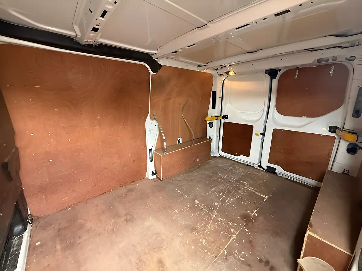 Used 2020 Ford Transit Custom Leader White - Interior and Exterior details 13